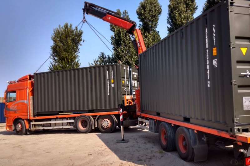 container unloading