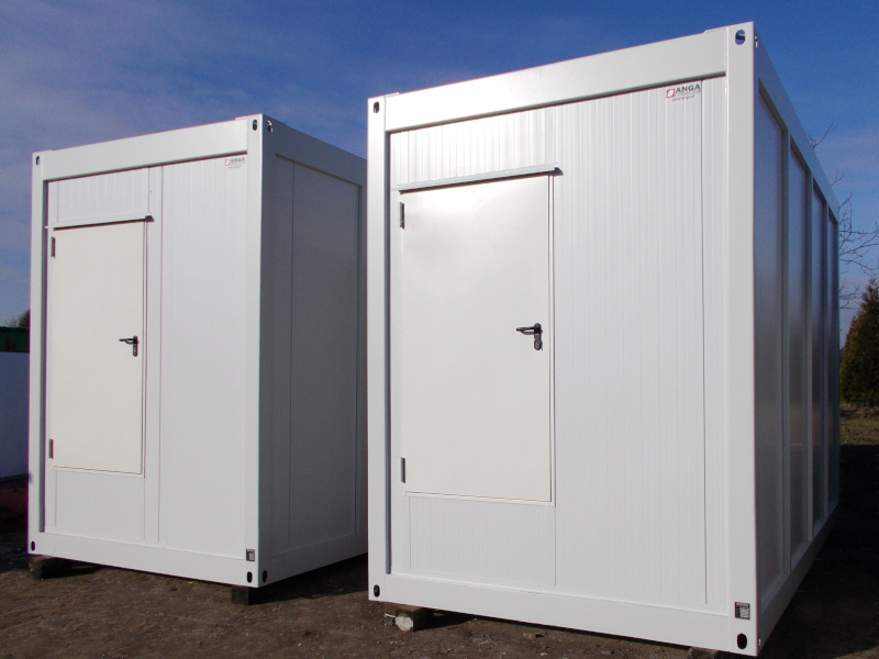 kontenery z podłogą techniczną podniesioną