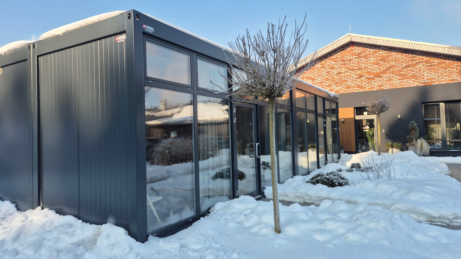 Nowoczesny zestaw kontenerów biurowych w kolorze grafitowym